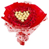 Un ramo de 40 rosas rojas junto con unos chocolates Ferrero siempre serán un bello detalle, encuéntralo entre otros arreglos florales disponibles para su envío gratuito dentro de la CDMX