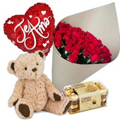Hermoso ramo de 24 rosas rojas con oso de peluche, chocolates y globo de helio